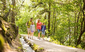familie-wandern-by-florian-andergassen-2